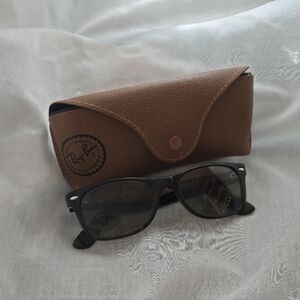 Ray-Ban RB2132 New Wayfarer 710/51 52mm Brown Havana FRAMES ONLY Italy EUC